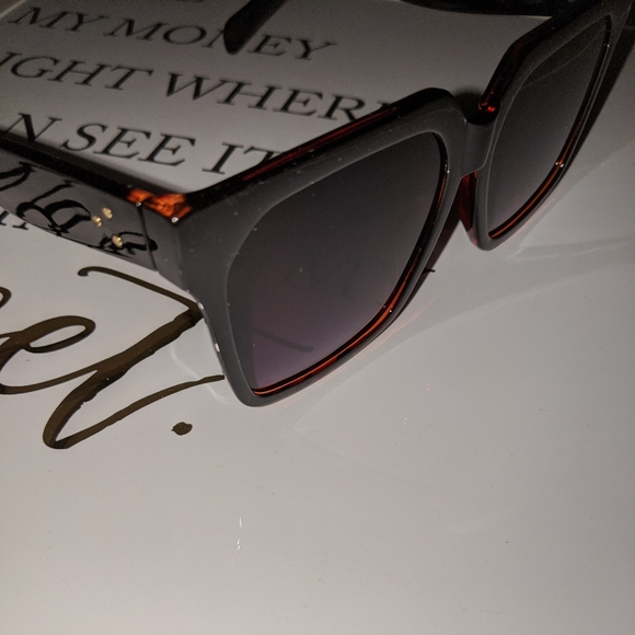 Sun Glasses🌞 - Picture 2 of 3